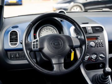 Opel Agila